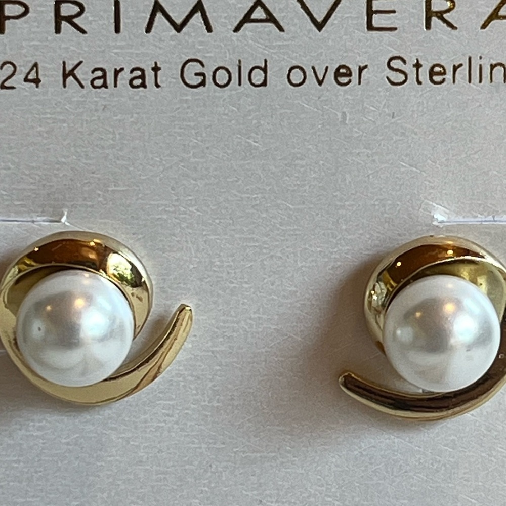 Gold Pearl Earrings